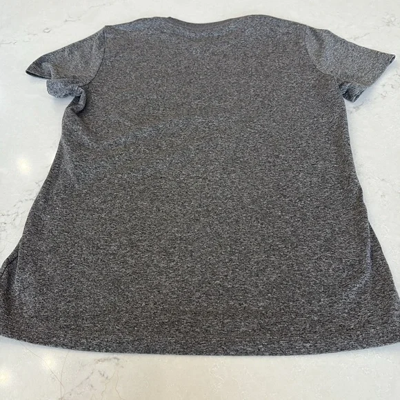 3 Nike athletic tshirts! - Picture 7 of 10